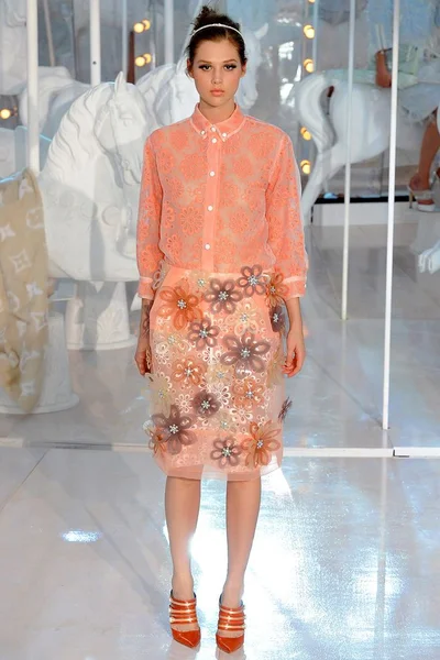 Look 34